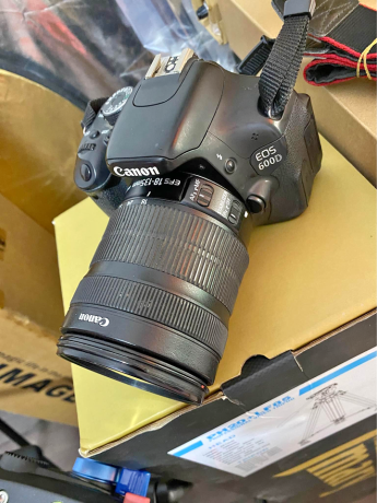 canon-600d-objectif-135-stm-hidden-information-big-0