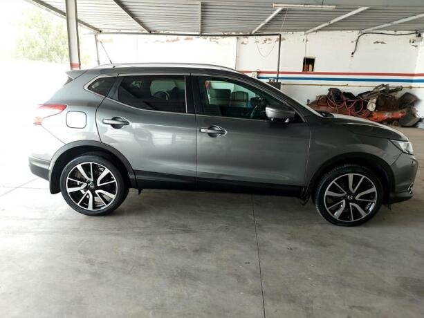 nissan-qashqai-tekna-big-0