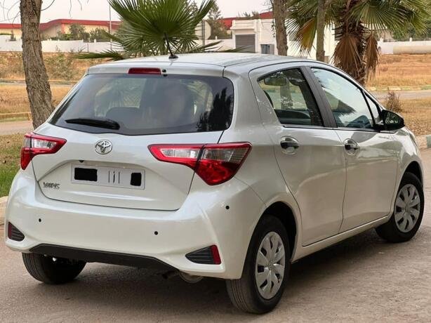 oyota-yaris-essence-model-2020-kilometrage-big-0