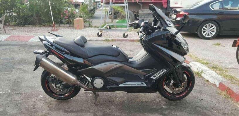 yamaha-t-max-530-black-max-big-0