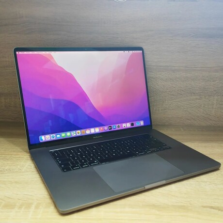 macbook-pro-16-inch-2019-touch-bar-big-0