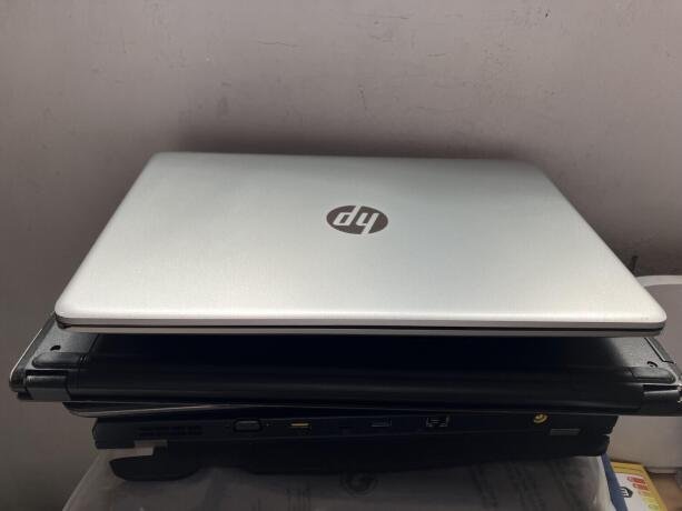 hp-laptop-14-i3-gen-7-big-0