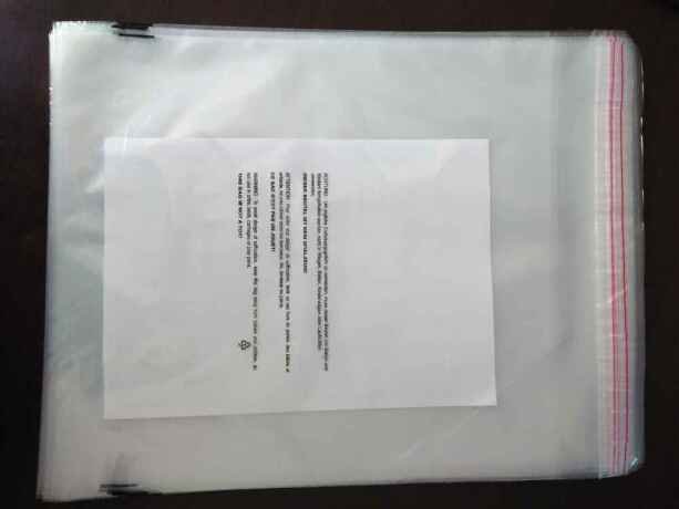 sachet-plastique-avec-adhesif-big-3